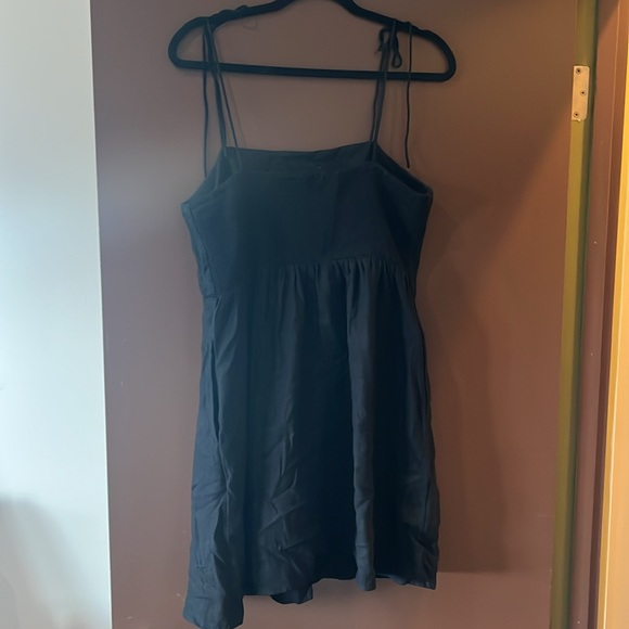 Old Navy Black Spaghetti Strap Dress - Picture 5 of 7